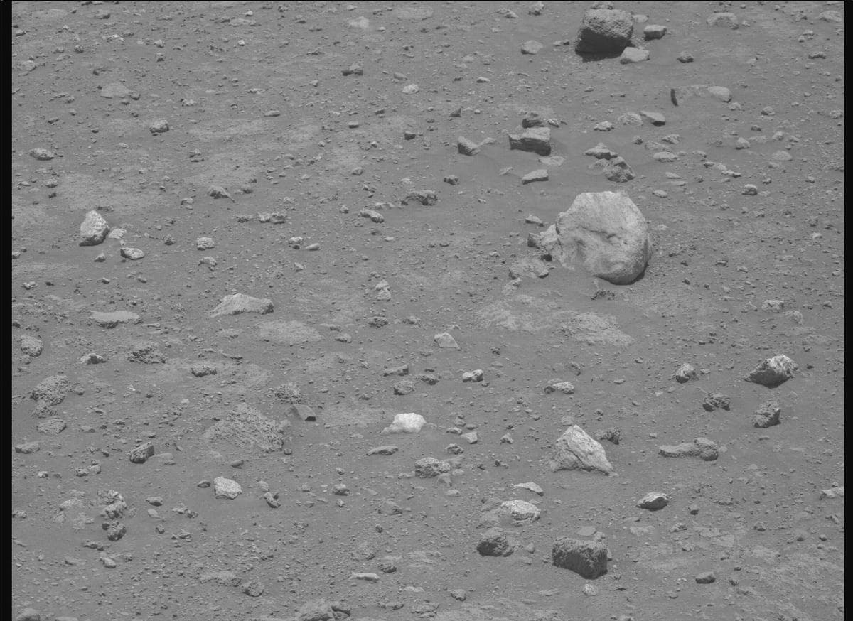 Mars image captured by MCZ_RIGHT on Perseverance