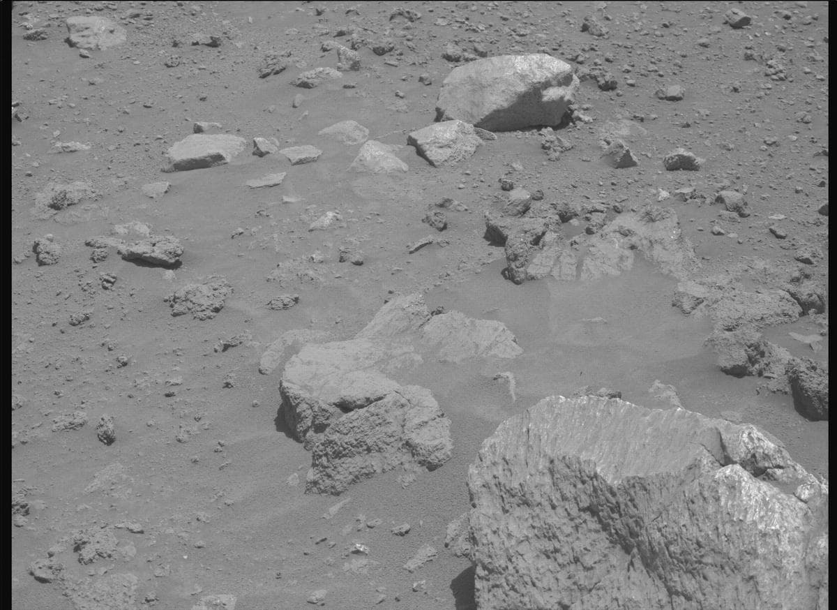 Mars image captured by MCZ_RIGHT on Perseverance