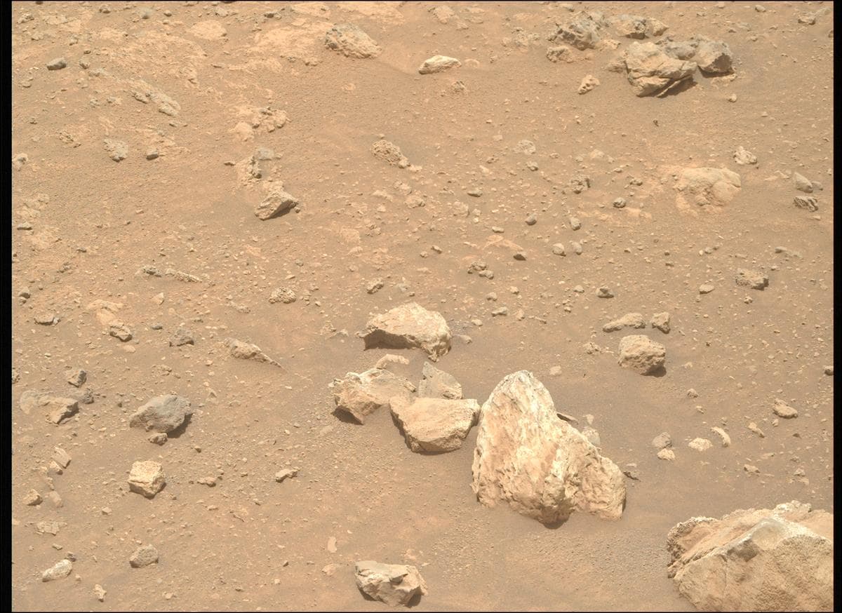 Mars image captured by MCZ_RIGHT on Perseverance