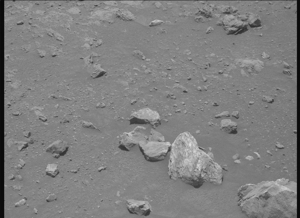 Mars image captured by MCZ_RIGHT on Perseverance