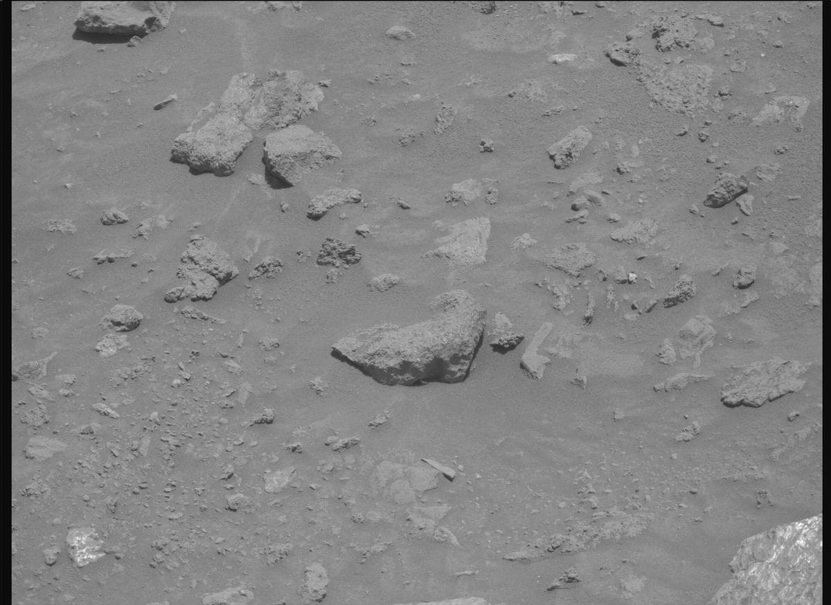 Mars image captured by MCZ_RIGHT on Perseverance