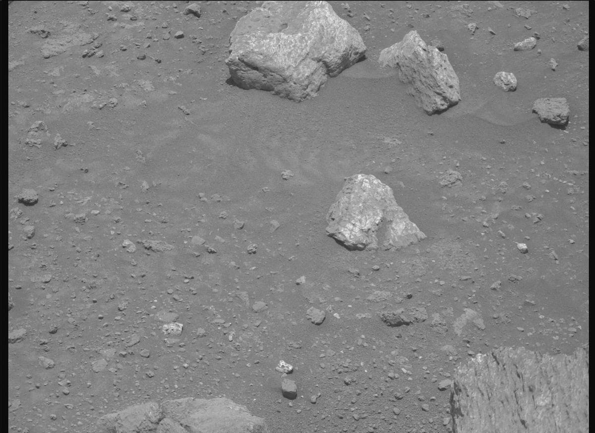 Mars image captured by MCZ_RIGHT on Perseverance