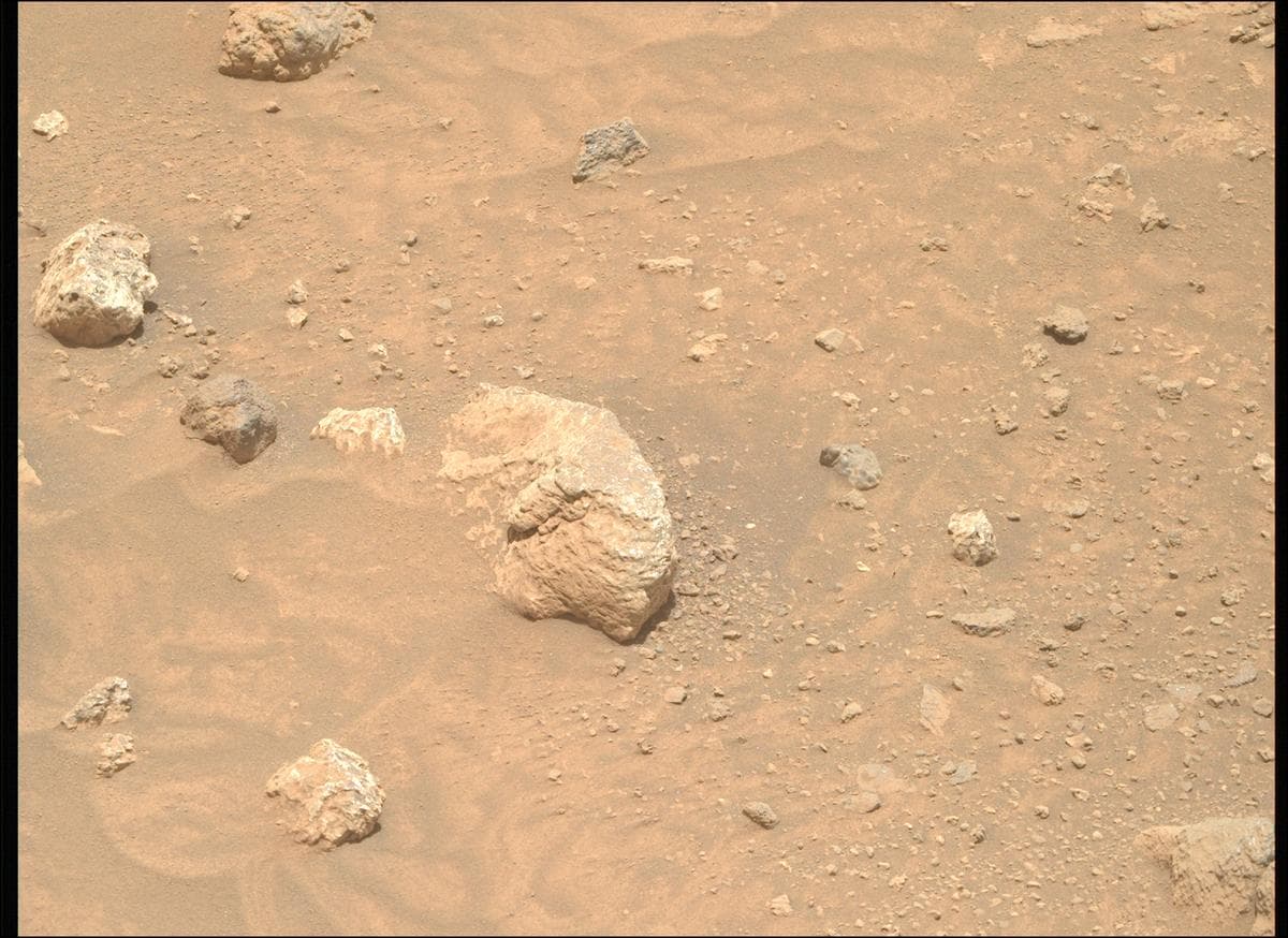 Mars image captured by MCZ_RIGHT on Perseverance
