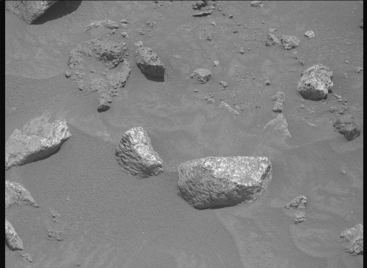 Mars image captured by MCZ_RIGHT on Perseverance