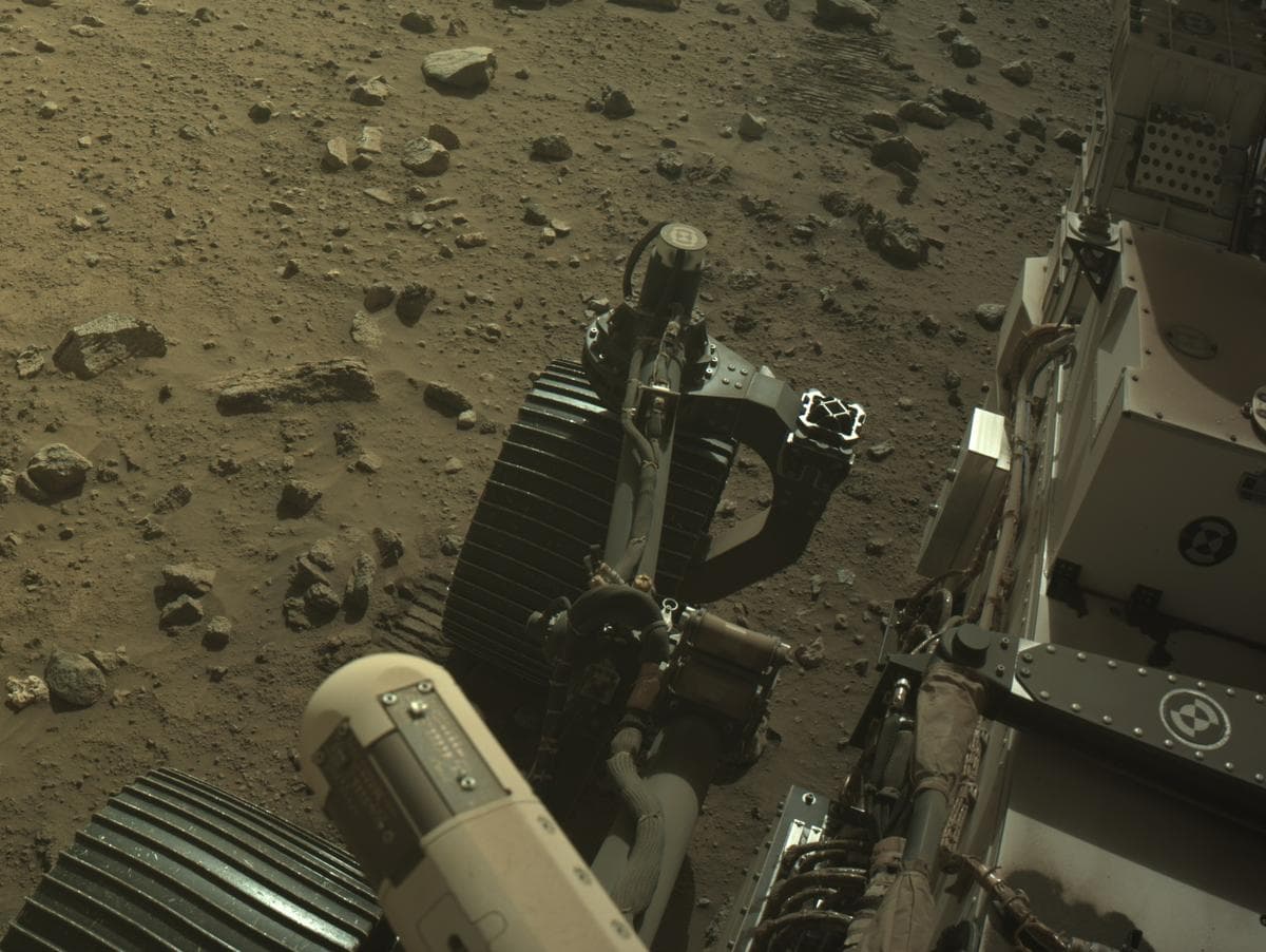 Mars image captured by NAVCAM_LEFT on Perseverance