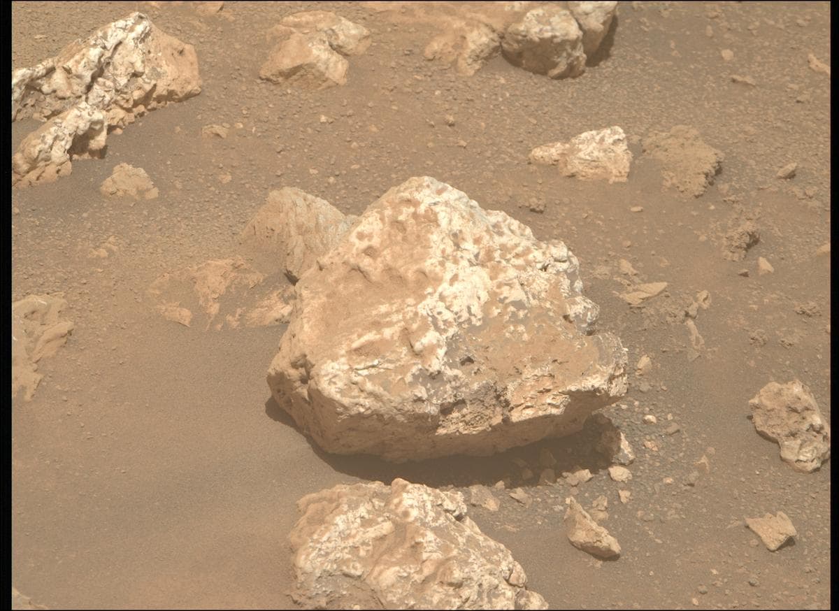 Mars image captured by MCZ_RIGHT on Perseverance