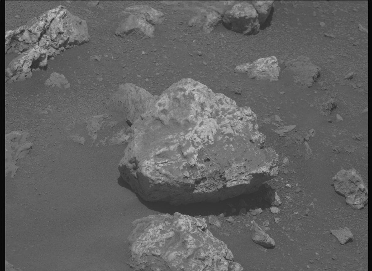 Mars image captured by MCZ_RIGHT on Perseverance