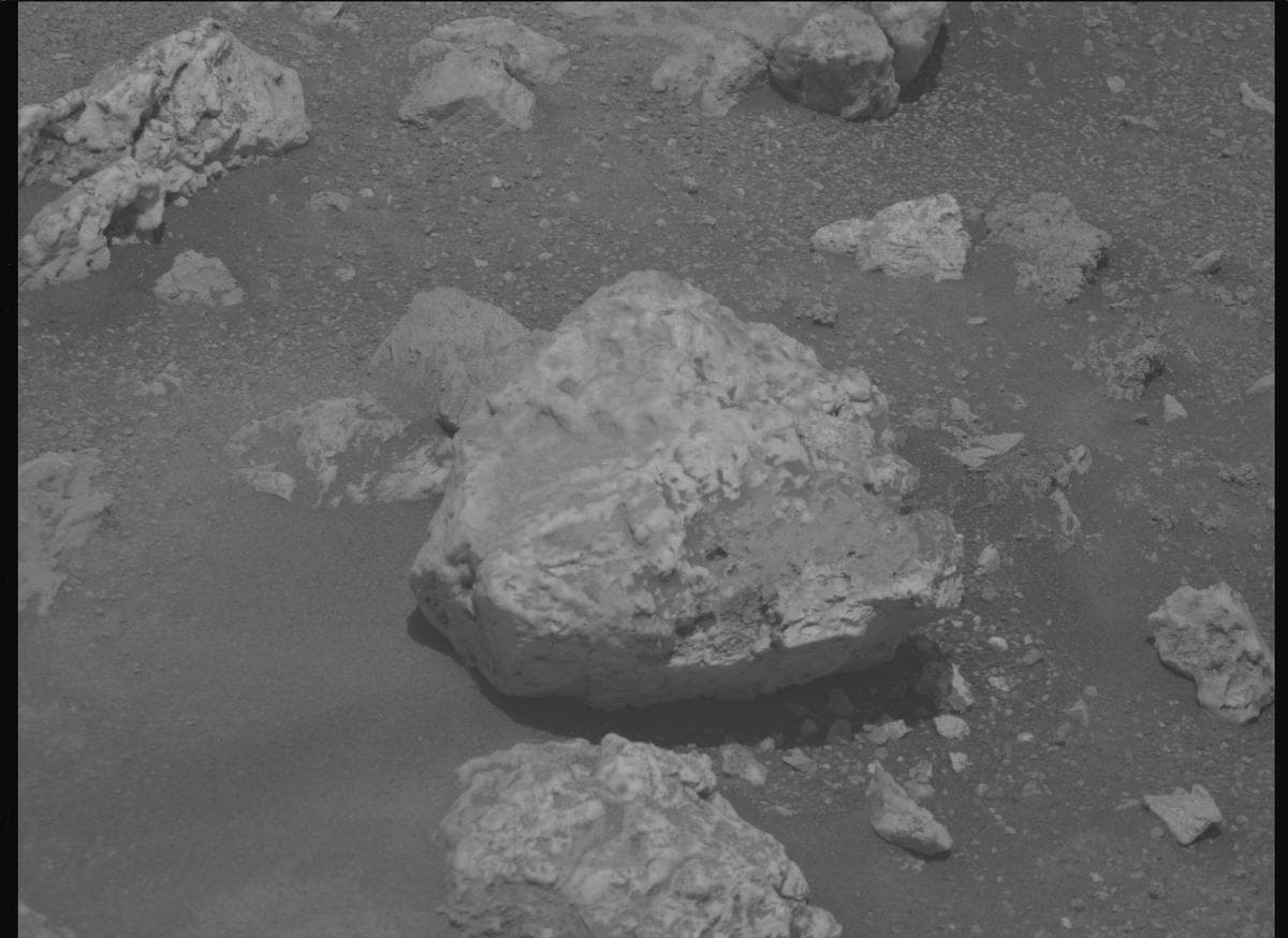Mars image captured by MCZ_RIGHT on Perseverance