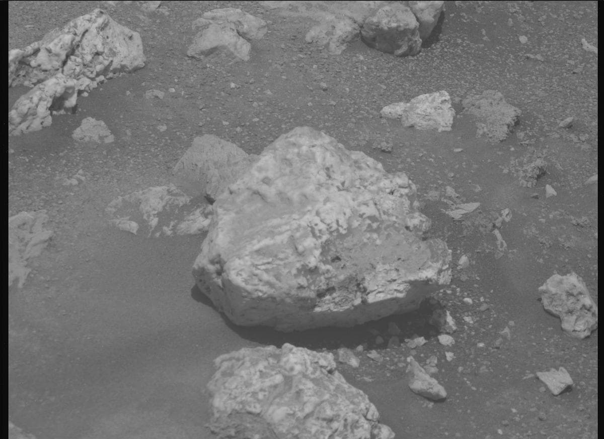 Mars image captured by MCZ_RIGHT on Perseverance