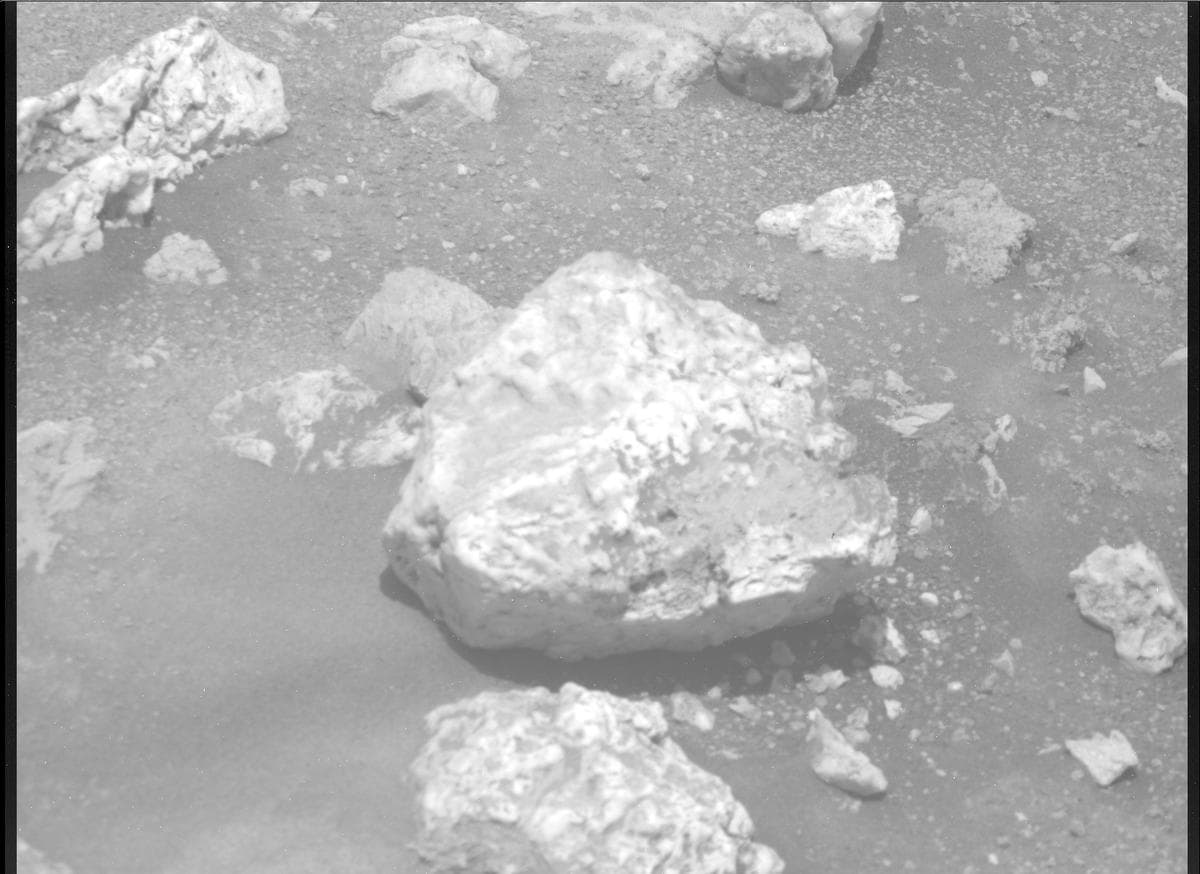 Mars image captured by MCZ_RIGHT on Perseverance