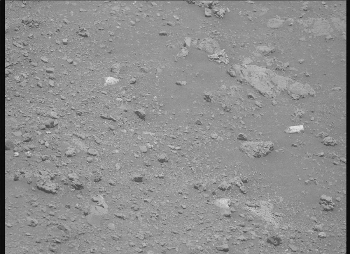 Mars image captured by MCZ_RIGHT on Perseverance
