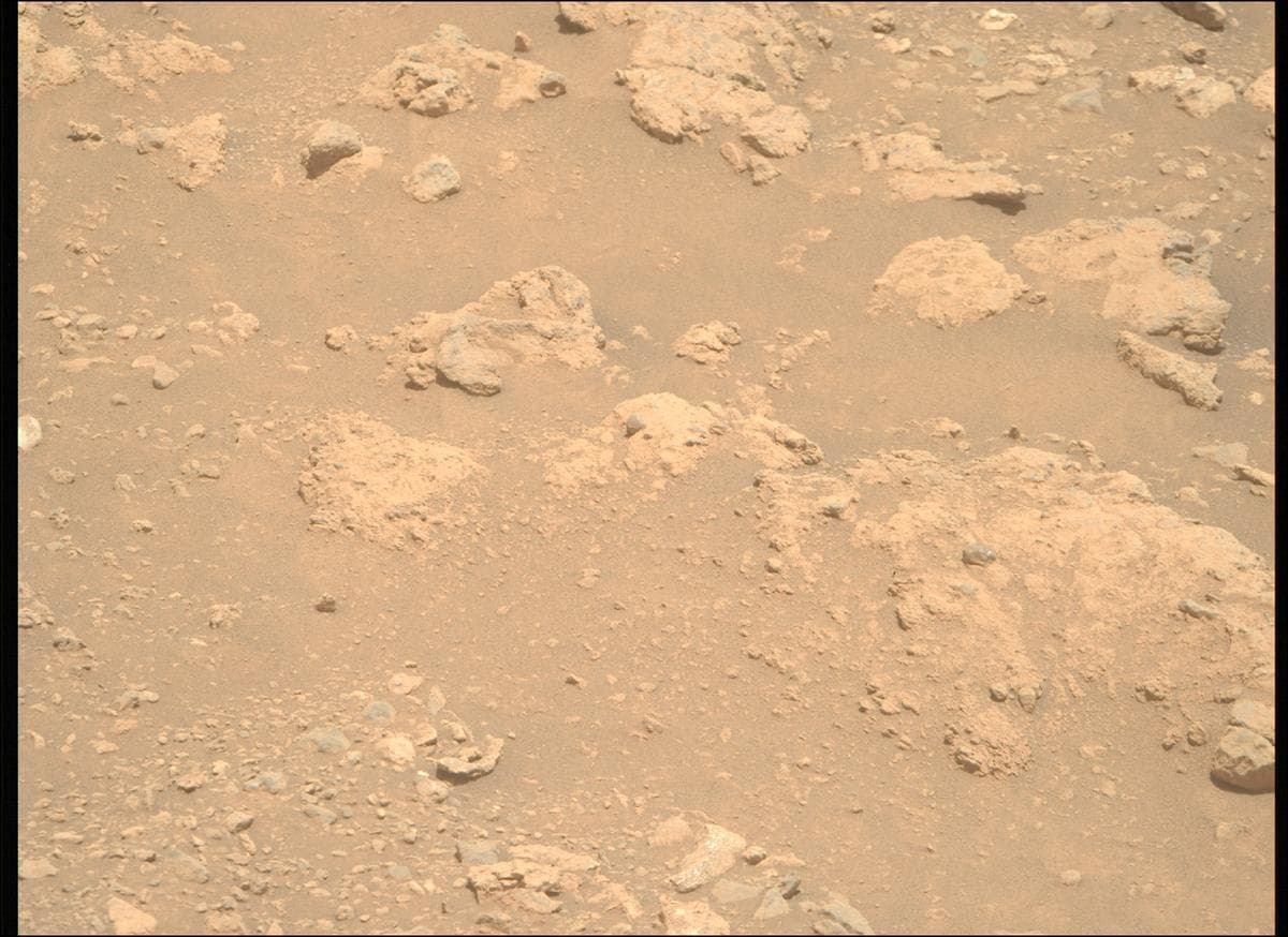 Mars image captured by MCZ_RIGHT on Perseverance