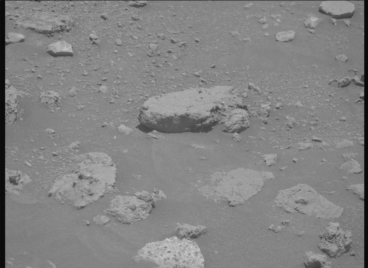 Mars image captured by MCZ_RIGHT on Perseverance