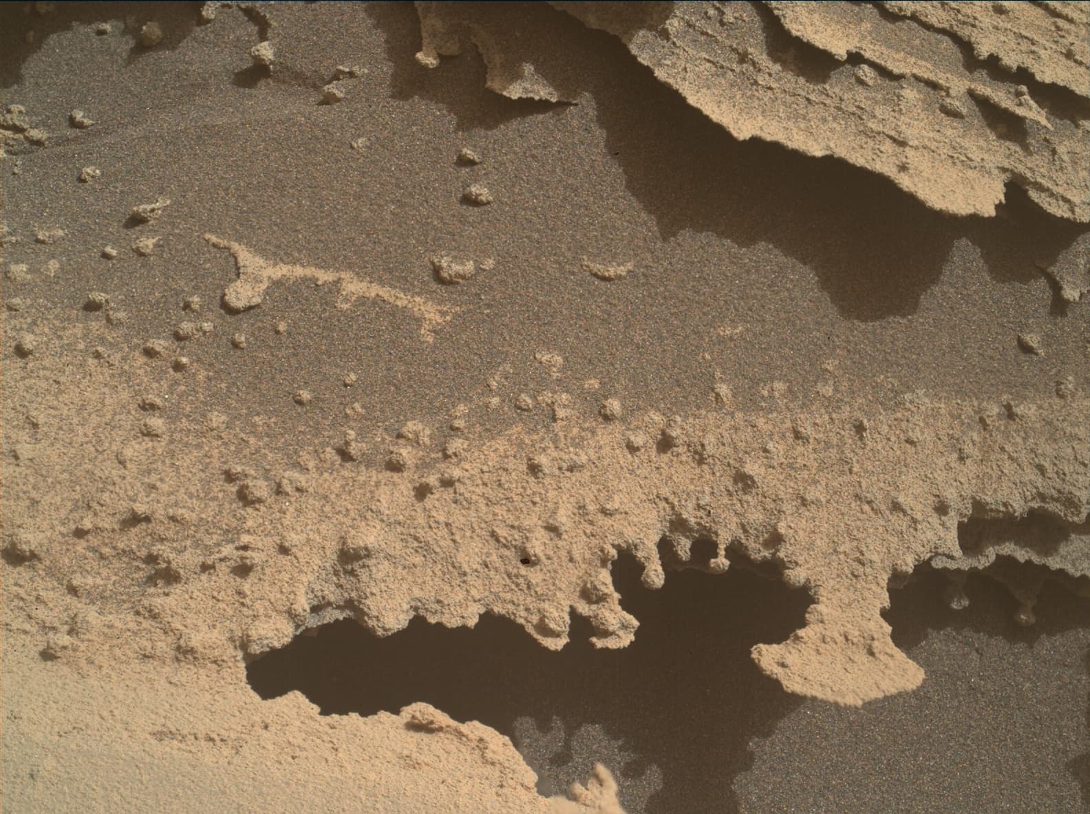 Mars image captured by MAHLI on Curiosity