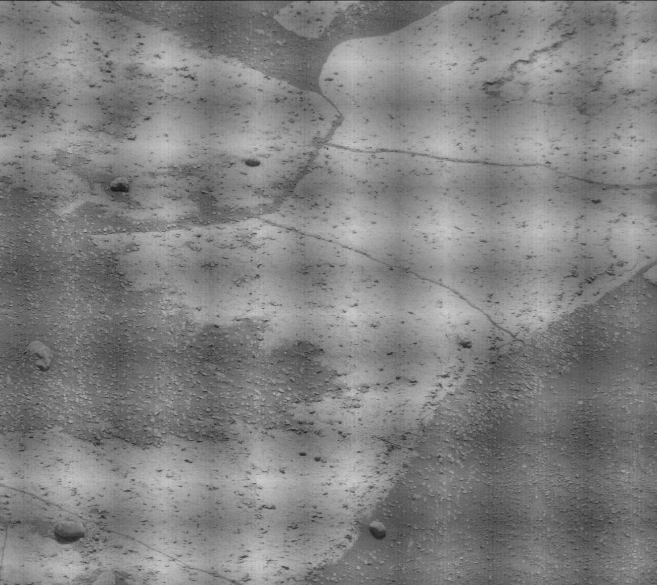 Mars image captured by MAST_RIGHT on Curiosity