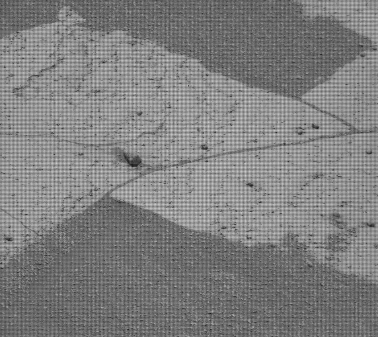 Mars image captured by MAST_RIGHT on Curiosity