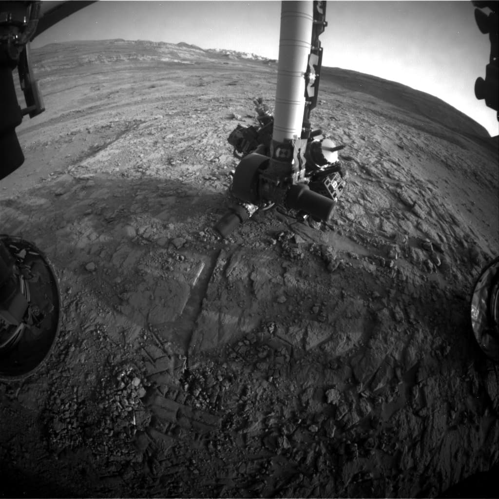 Foto de Marte da câmera FHAZ_LEFT_B