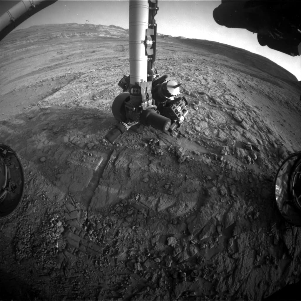 Foto de Marte da câmera FHAZ_RIGHT_B