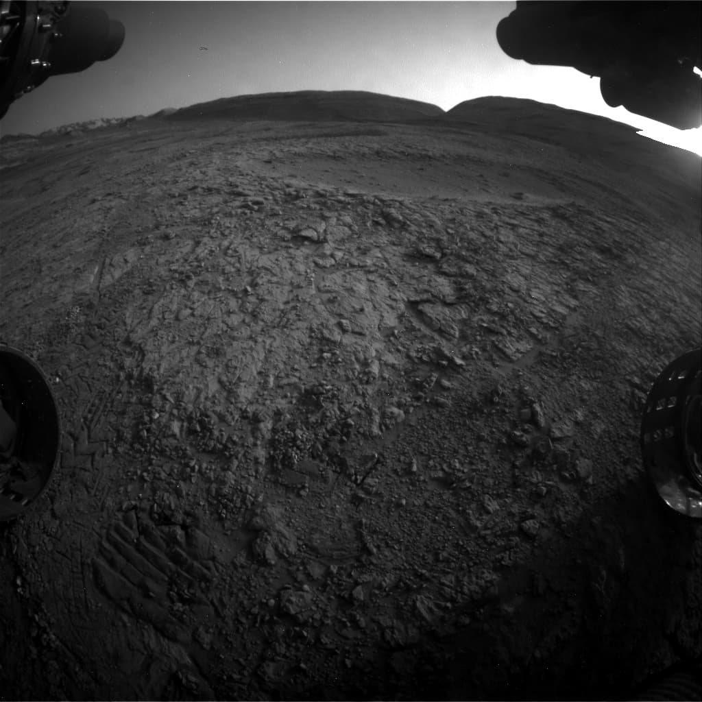 Foto de Marte da câmera FHAZ_RIGHT_B