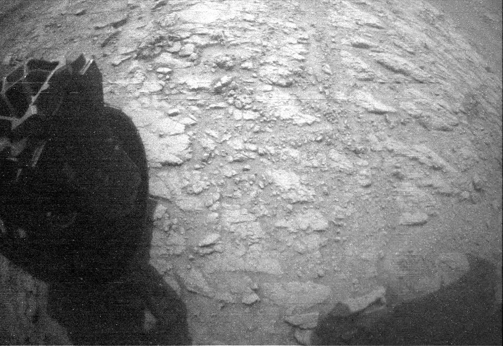 Foto de Marte da câmera RHAZ_LEFT_B