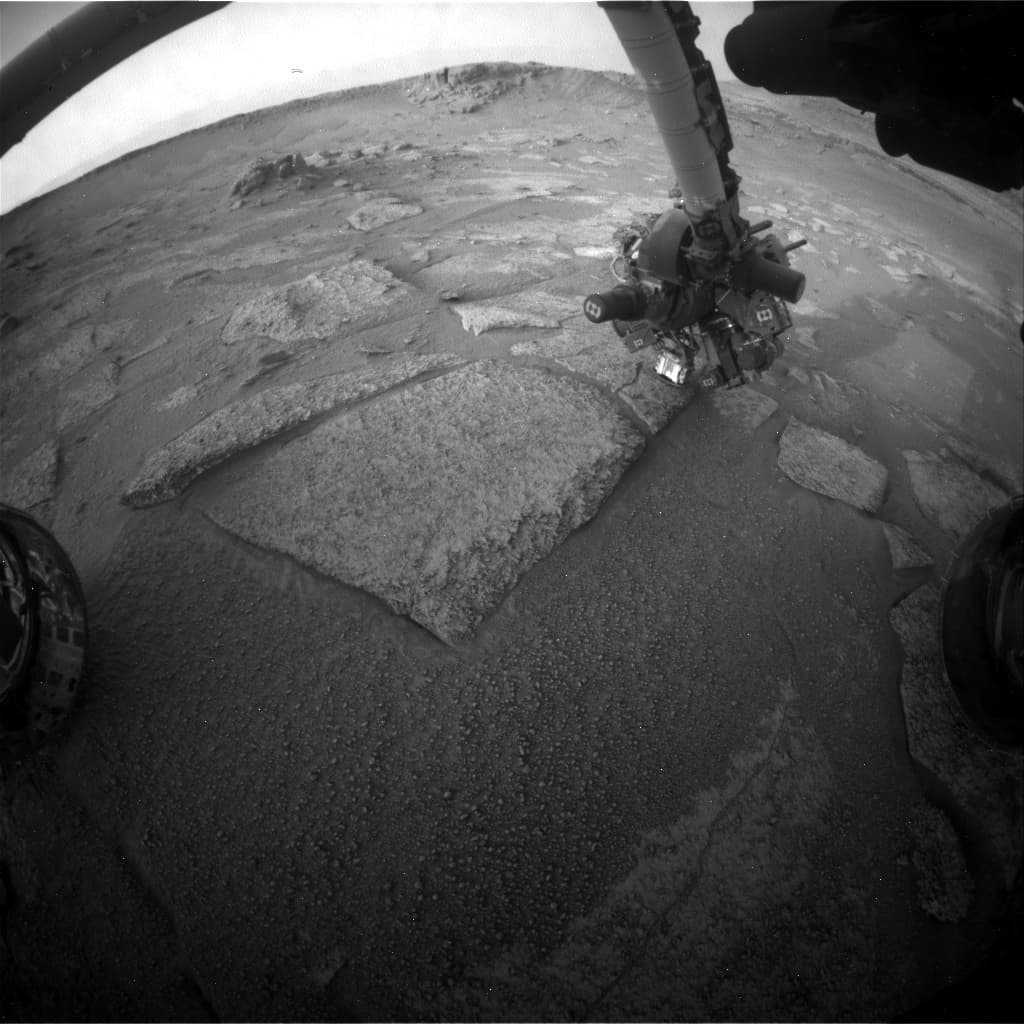 Foto de Marte da câmera FHAZ_RIGHT_B