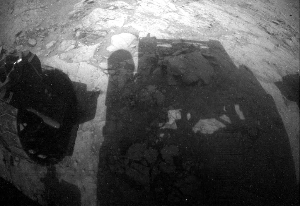 Foto de Marte da câmera RHAZ_RIGHT_B