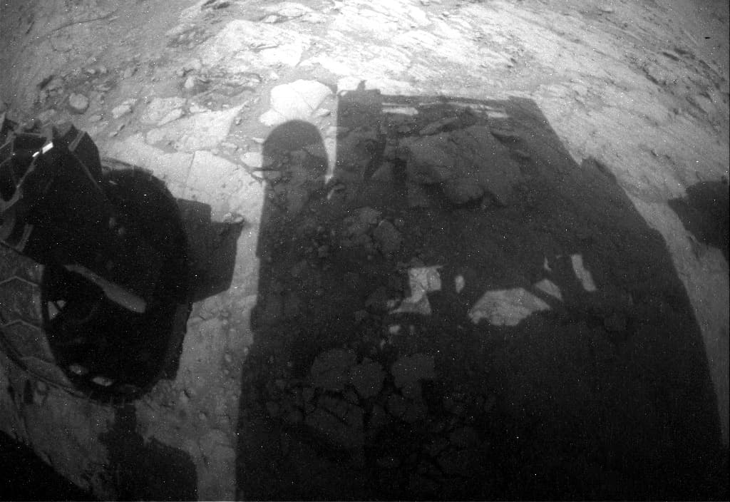 Foto de Marte da câmera RHAZ_RIGHT_B