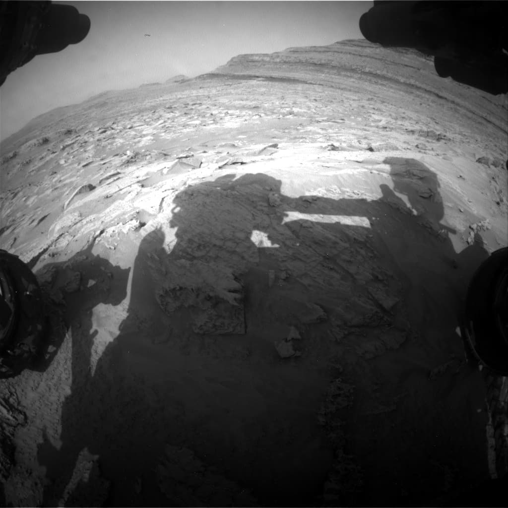 Foto de Marte da câmera FHAZ_RIGHT_B