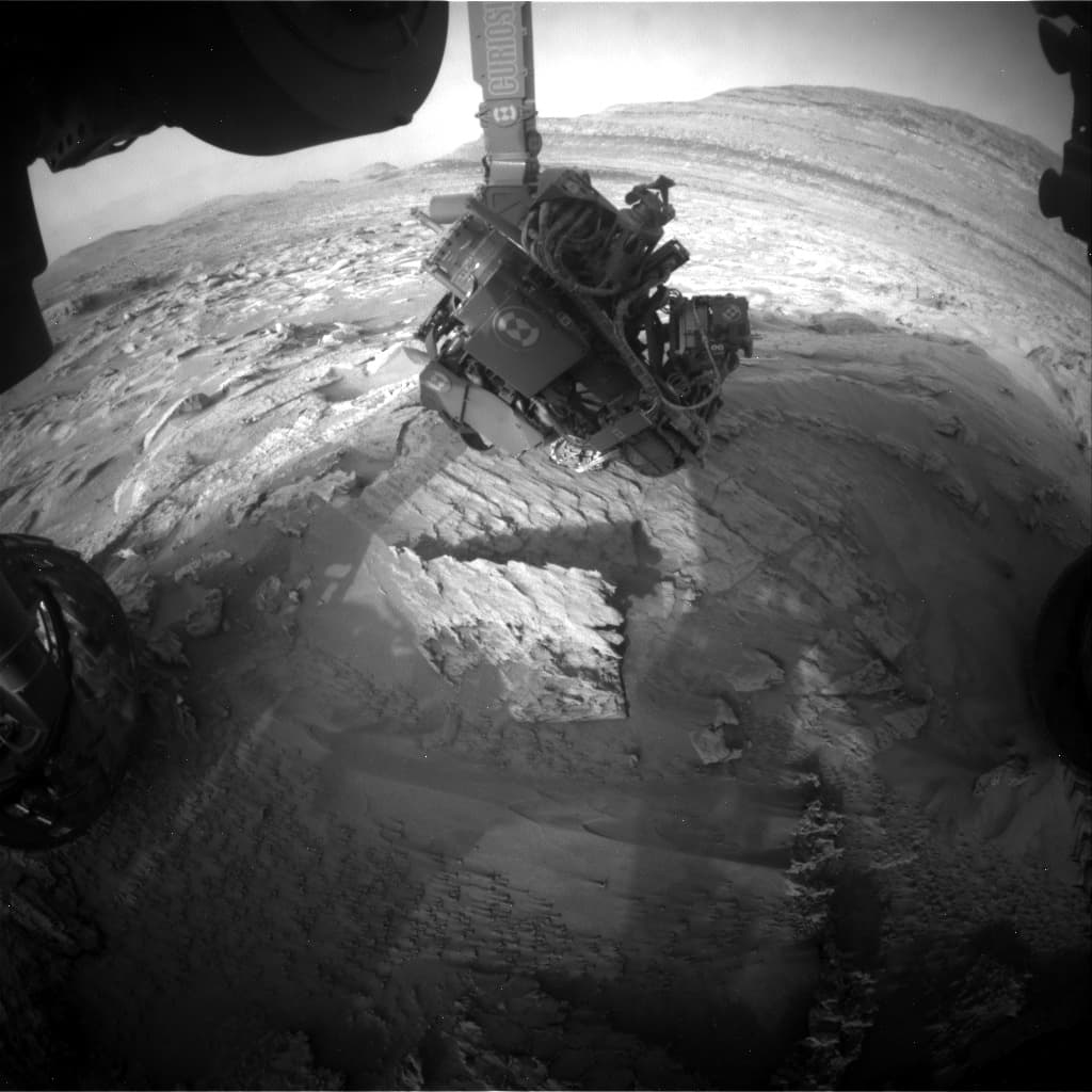 Foto de Marte da câmera FHAZ_LEFT_B