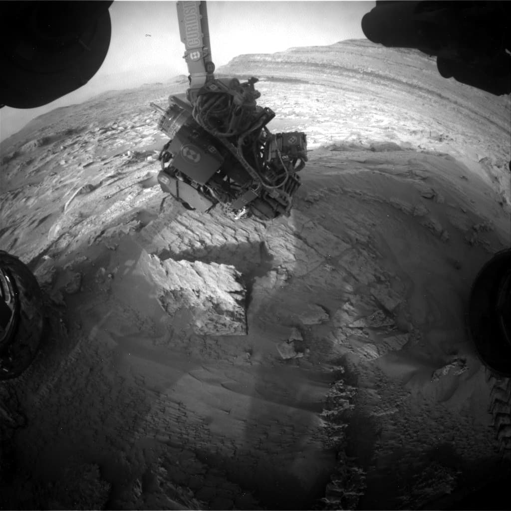 Foto de Marte da câmera FHAZ_RIGHT_B