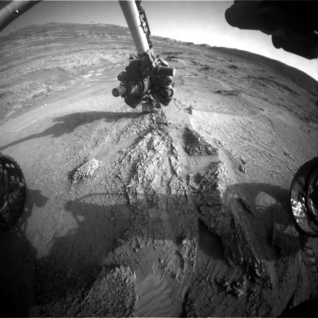 Foto de Marte da câmera FHAZ_RIGHT_B