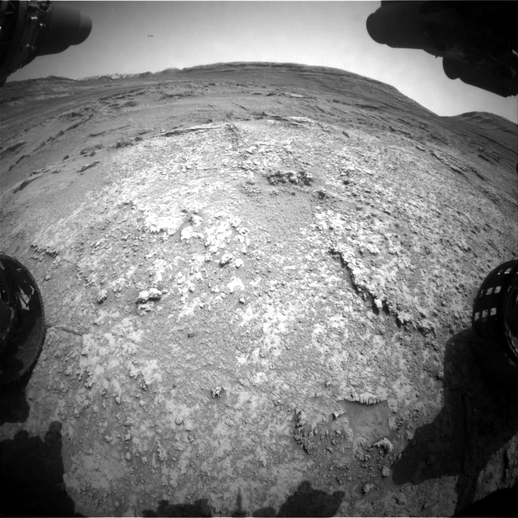 Foto de Marte da câmera FHAZ_RIGHT_B