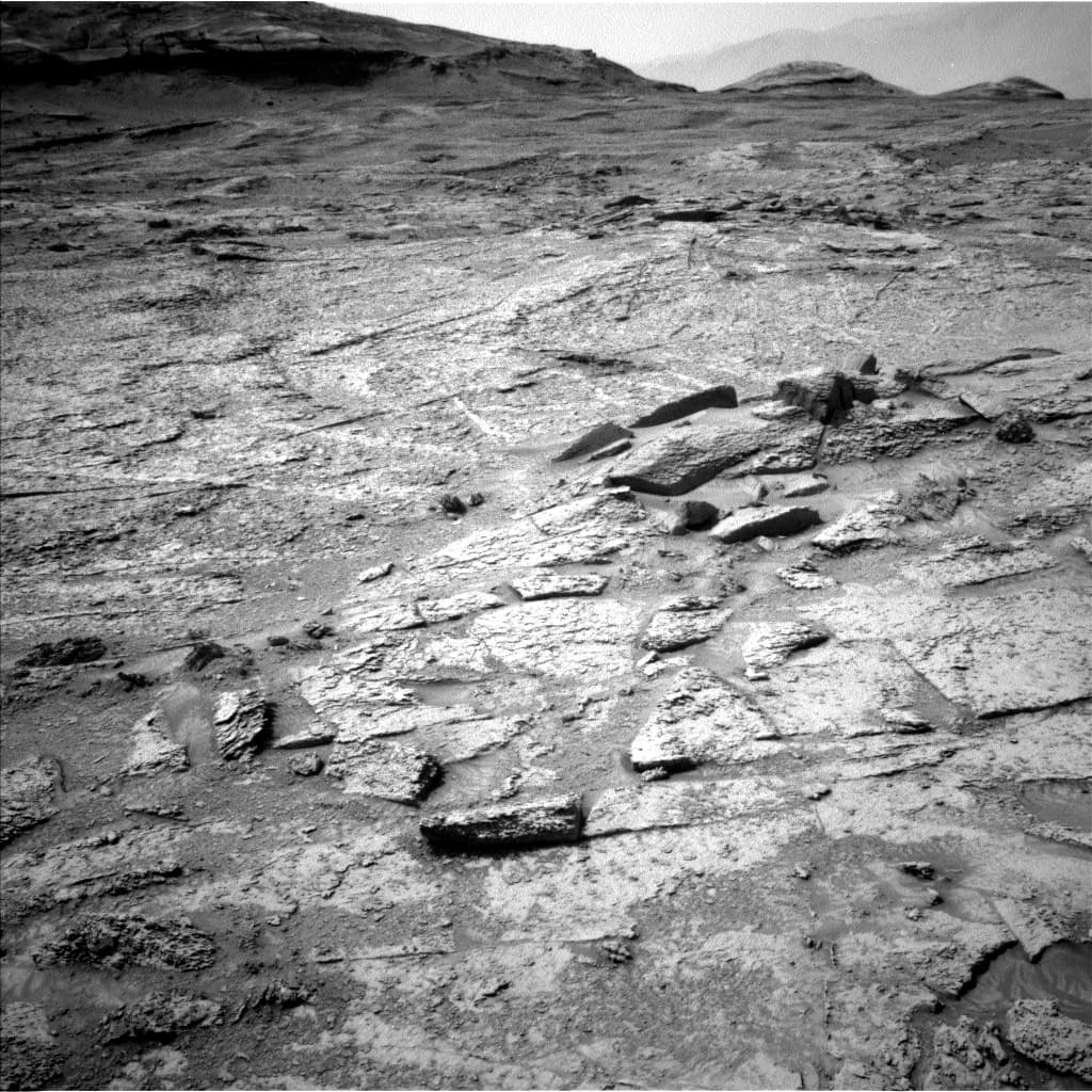 Foto de Marte da câmera NAV_LEFT_B