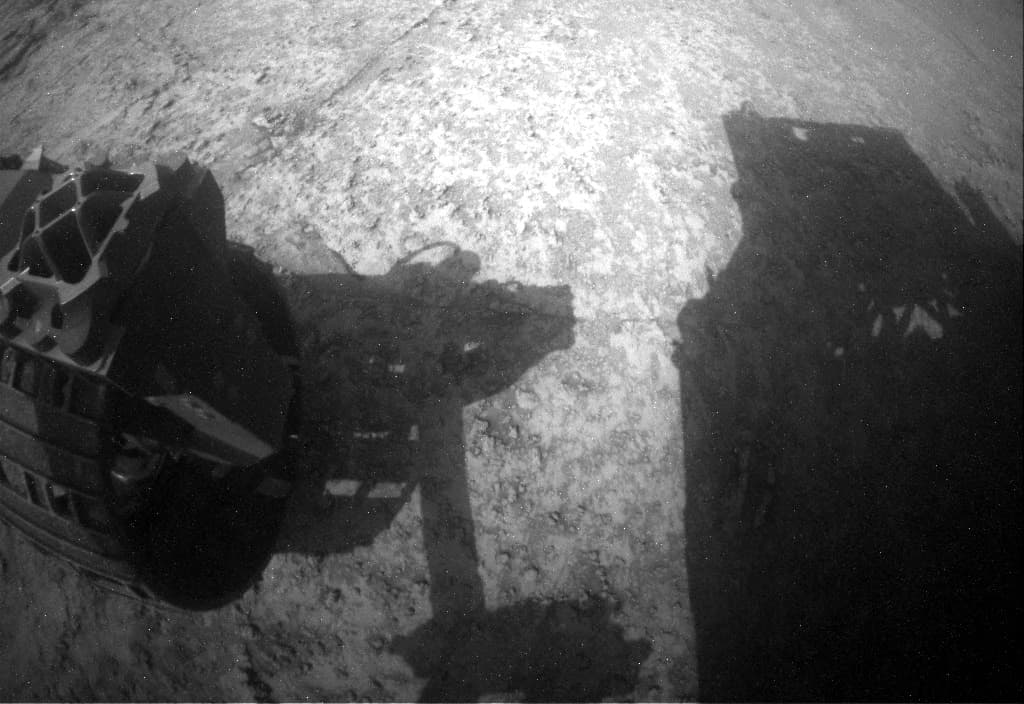 Foto de Marte da câmera RHAZ_LEFT_B