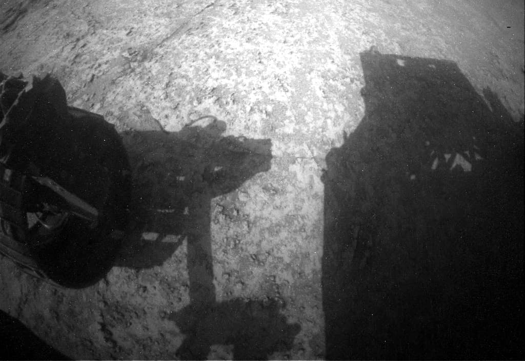 Foto de Marte da câmera RHAZ_RIGHT_B