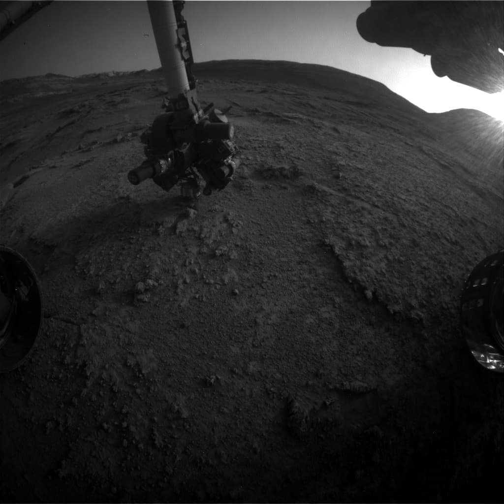 Foto de Marte da câmera FHAZ_RIGHT_B