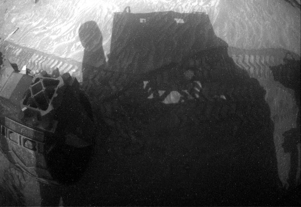 Foto de Marte da câmera RHAZ_LEFT_B