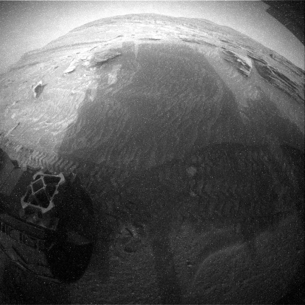 Foto de Marte da câmera RHAZ_LEFT_B