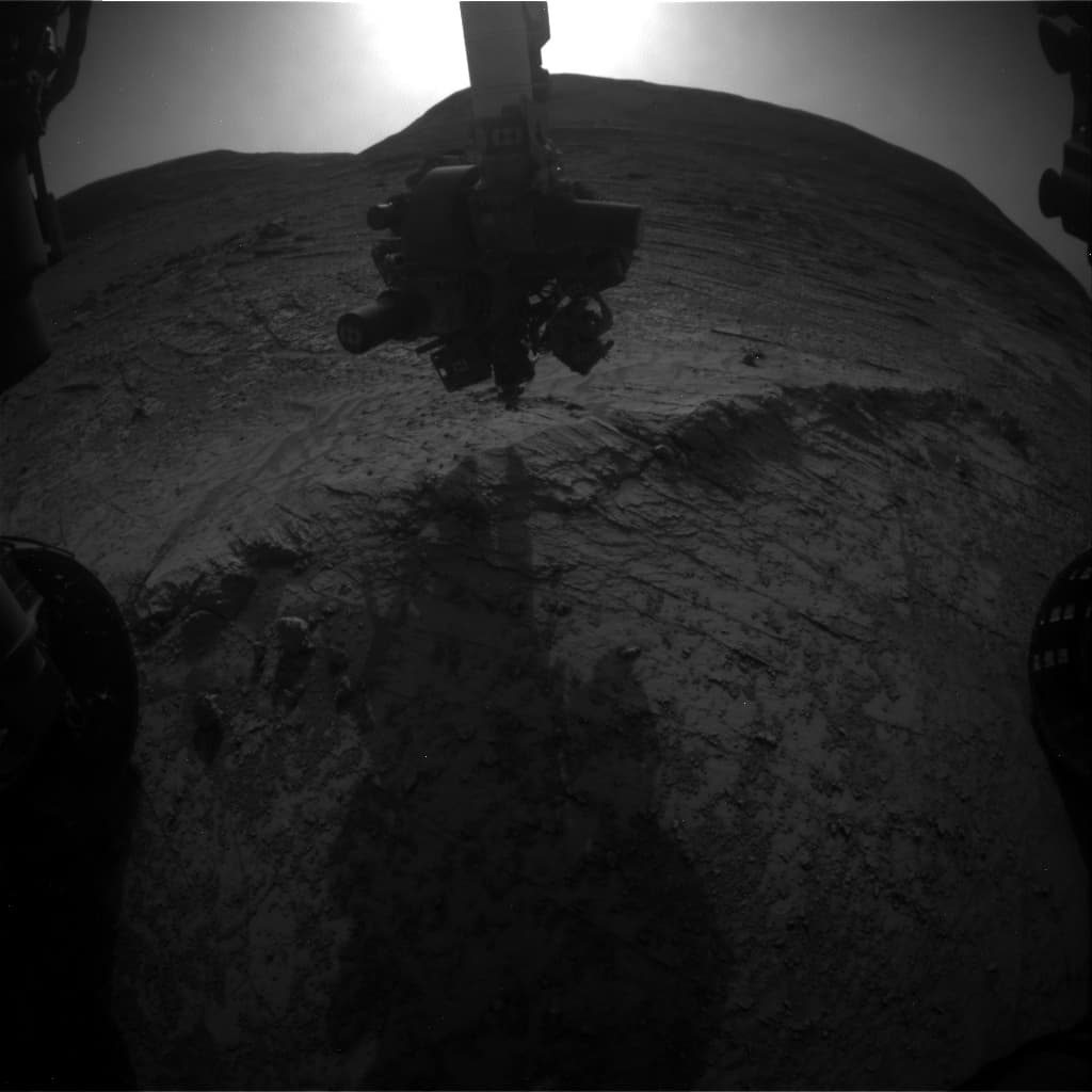 Foto de Marte da câmera FHAZ_LEFT_B