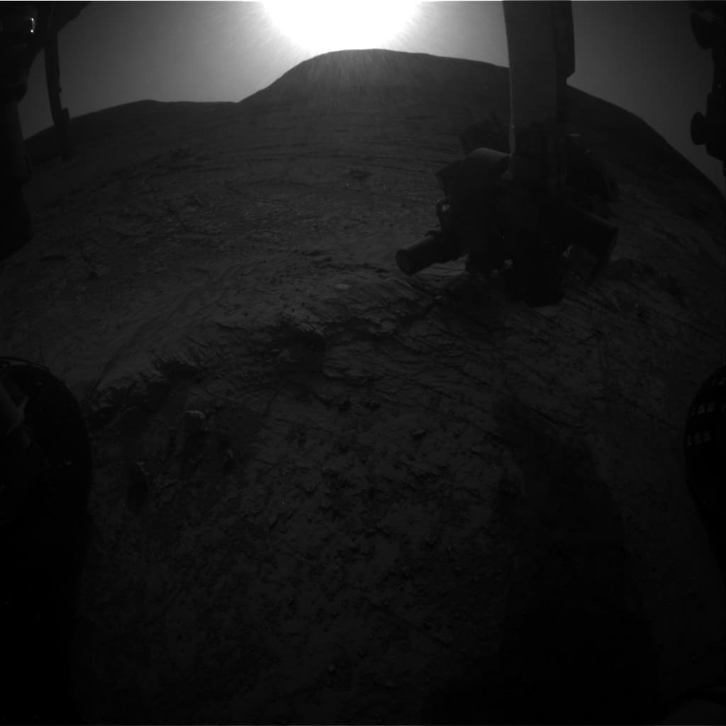 Foto de Marte da câmera FHAZ_LEFT_B