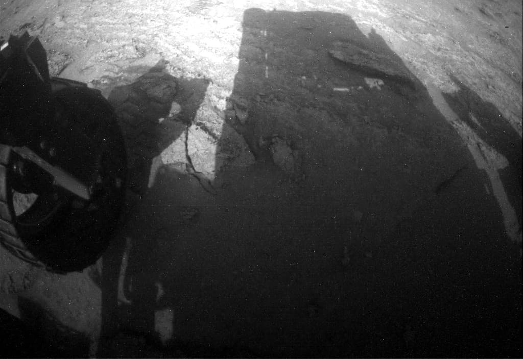 Foto de Marte da câmera RHAZ_RIGHT_B