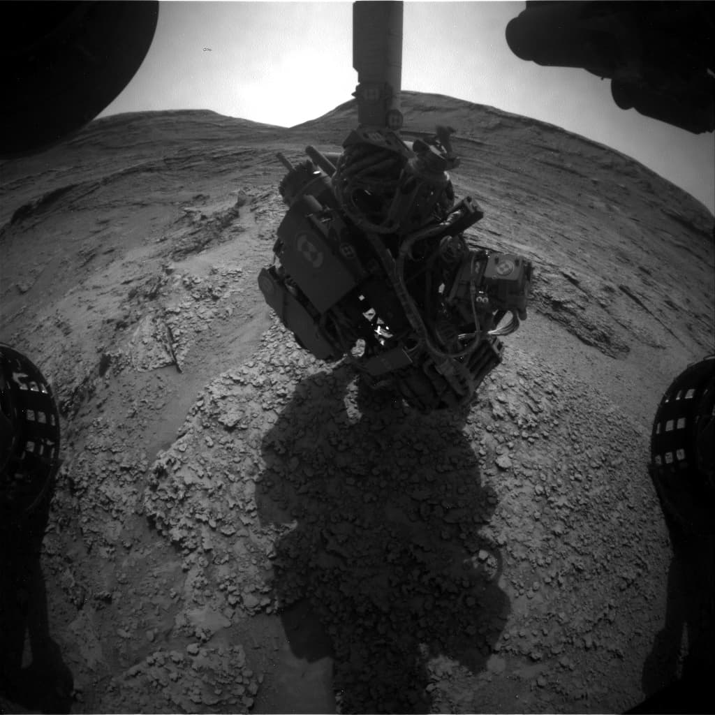 Foto de Marte da câmera FHAZ_RIGHT_B