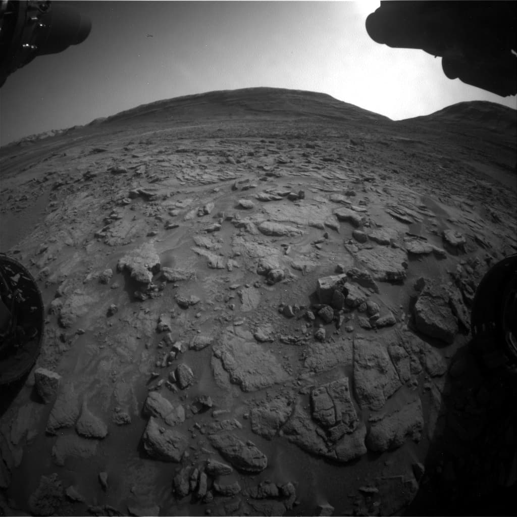 Foto de Marte da câmera FHAZ_RIGHT_B