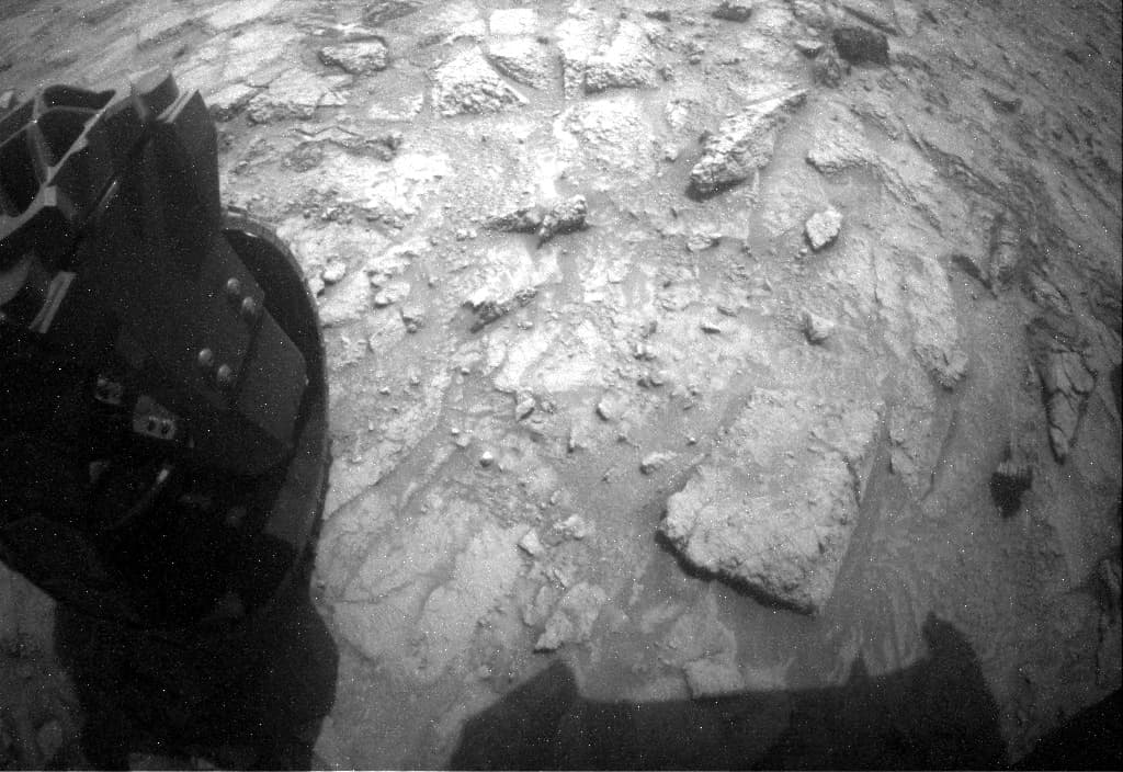 Foto de Marte da câmera RHAZ_LEFT_B