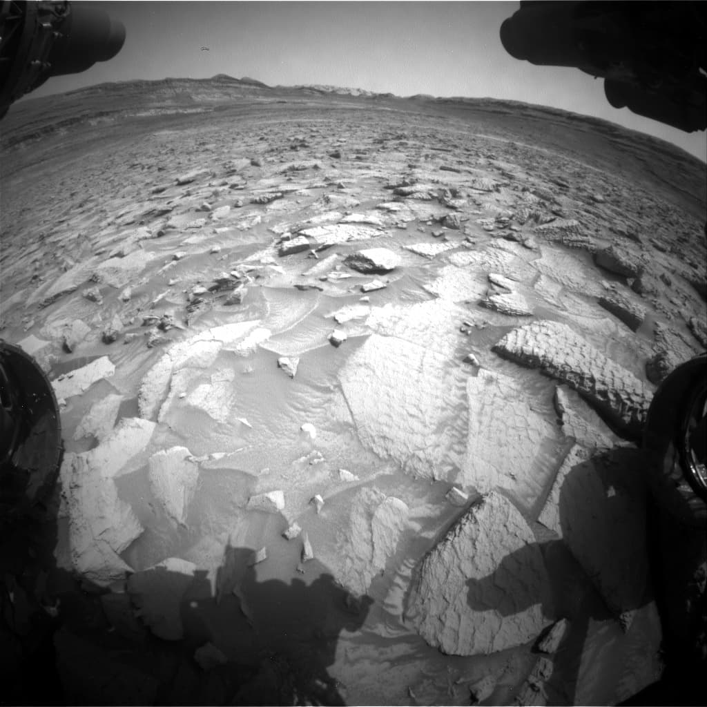 Foto de Marte da câmera FHAZ_RIGHT_B