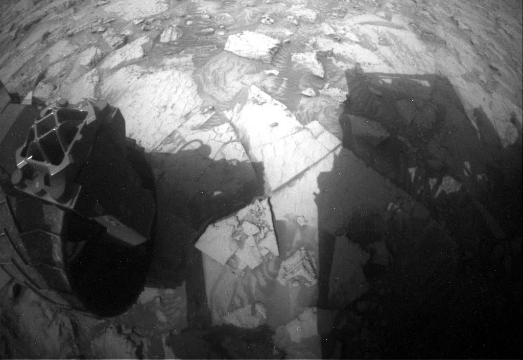 Foto de Marte da câmera RHAZ_LEFT_B