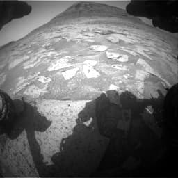 Foto de Marte da câmera FHAZ_RIGHT_B