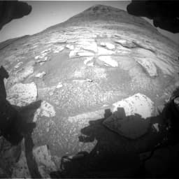 Foto de Marte da câmera FHAZ_RIGHT_B