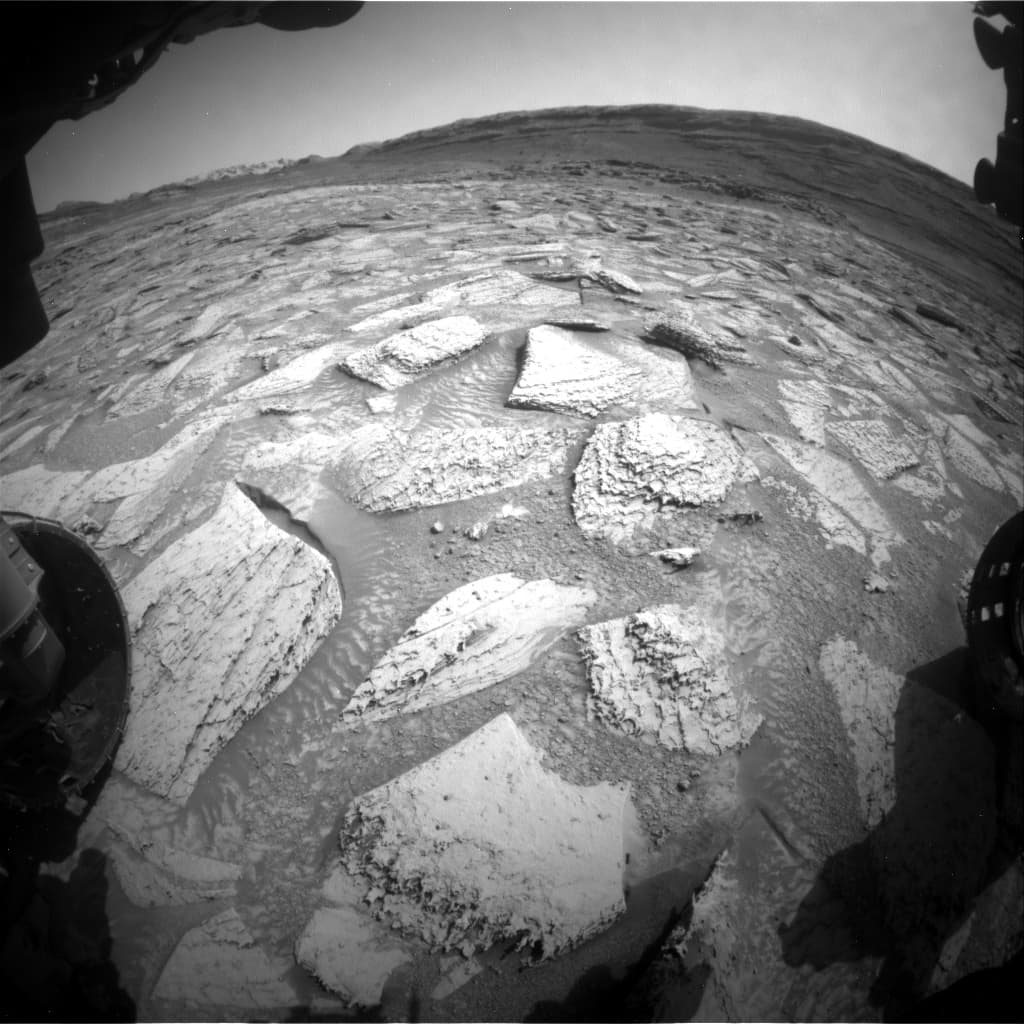 Foto de Marte da câmera FHAZ_LEFT_B