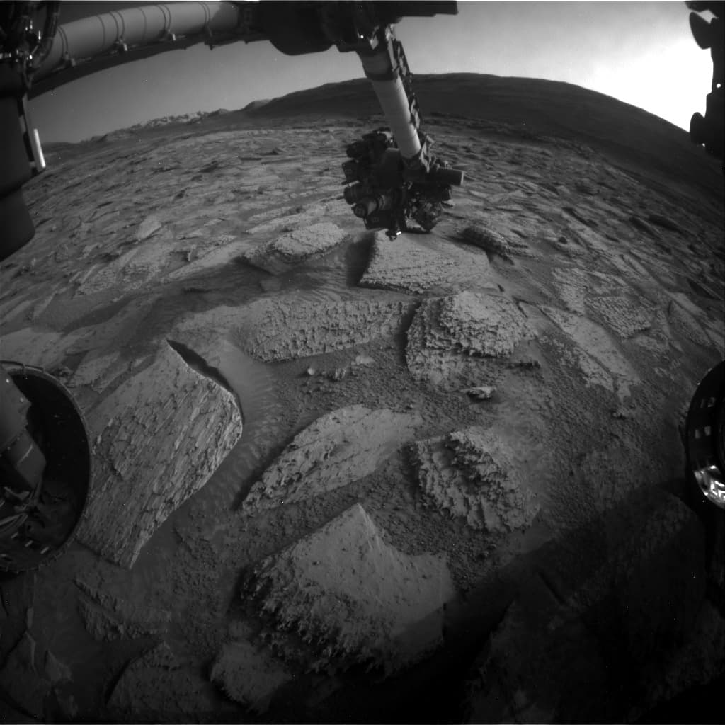 Foto de Marte da câmera FHAZ_LEFT_B